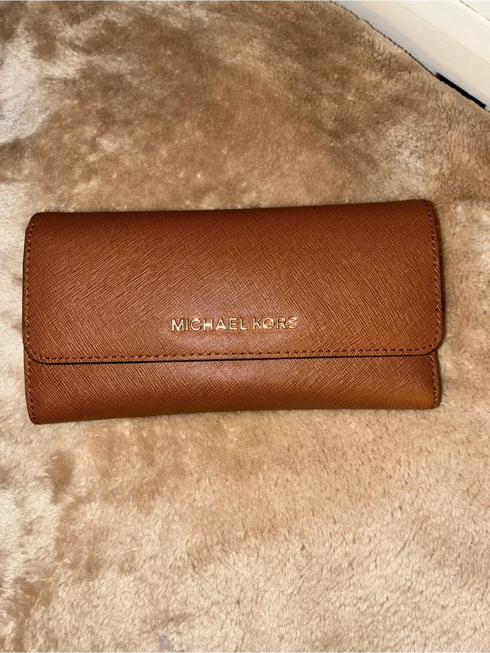 Like New Michael Kors Jet Set Travel Large Trifold Leather Wallet brown